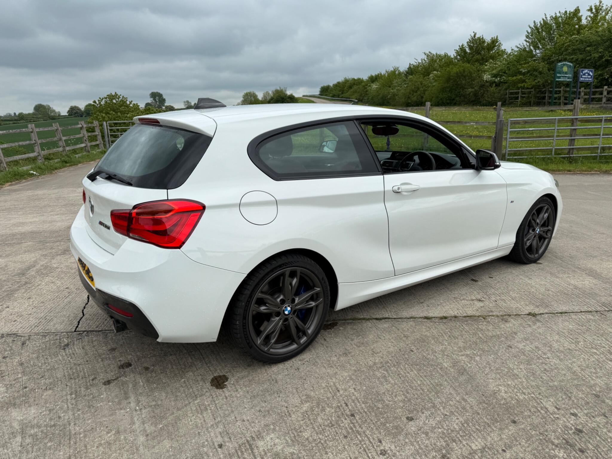 BMW 1 Series 3.0 M135i Euro 6 (s/s) 3dr — photo 68 of 92
